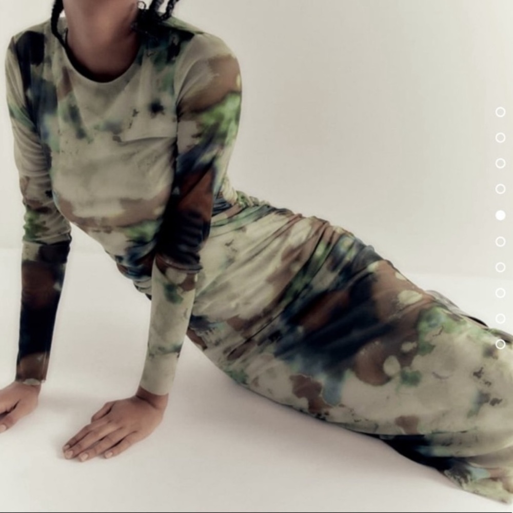 Incredible long sleeved Zara dress with touching and tie dye detail women’s M